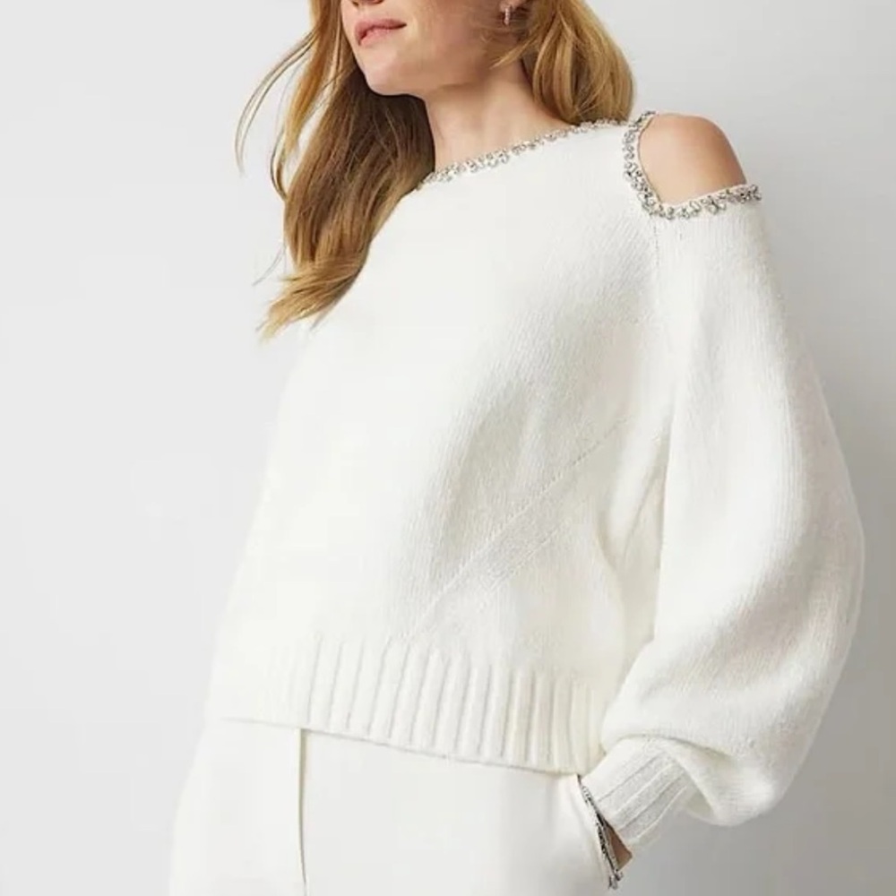 White House Black Market Off-Shoulder White elegant luxurious Sweater Size Small